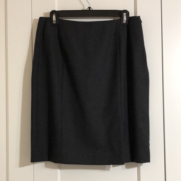 Jones New York Dresses & Skirts - Jones New York Size 12 Blue/Gray Wool Skirt w/Front Slit in EUC